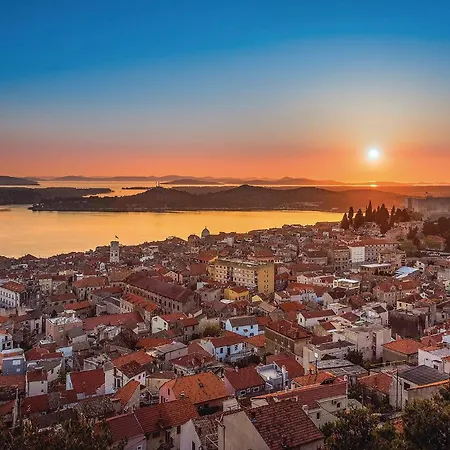 Stunning Apartment In Sibenik With Wifi Apartment *
